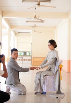 ชุดไทยเจ้าสาว ชุดไทยจักรพรรดิ์ เช่าที่แบมบี้ เวดดิ้ง ห้วยขวาง
